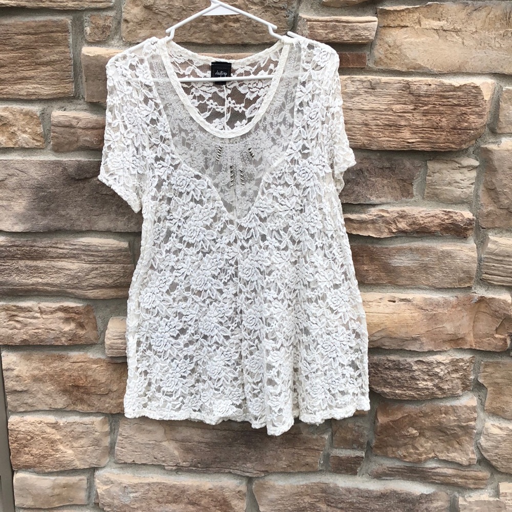 Lace short sleeved top